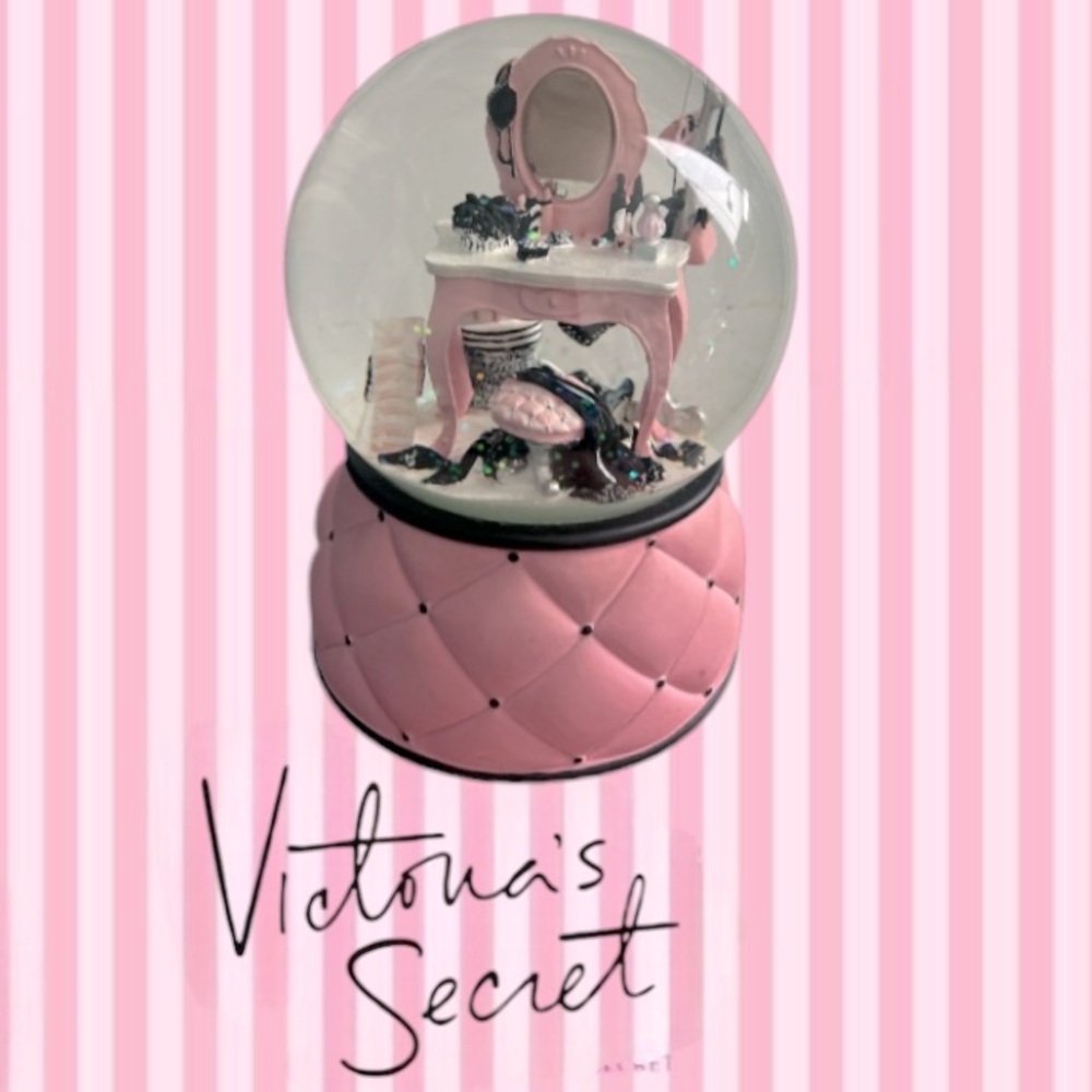 Victoria's Secret Vintage Musical Globe
